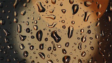 TAMRON SP90mmで夜の雨だれを撮ってみる
