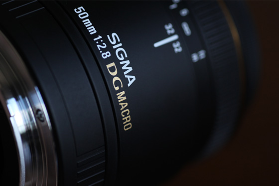 SIGMA MACRO 50mm F2.8 EX DG外装